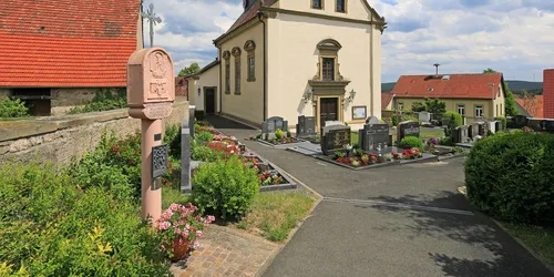 Die Pfarrkirche St. Michael in Heßlar, Foto: Uwe Miethe, Lizenz: DB