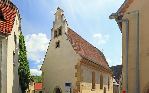 Die Kreuzkapelle in Goßmannsdorf , Foto: Uwe Miethe, Lizenz: DB