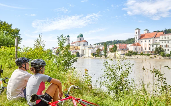 Passau am Ufer des Inns, Foto: pedagrafie