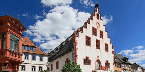 Historisches Rathaus Karlstadt, Foto: Uwe Miethe, Lizenz: DB