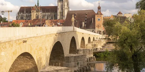 Steinerne Brücke und Dom Regensburg, Foto: Julian Eliot Photography, Lizenz: Regensburg Tourismus GmbH