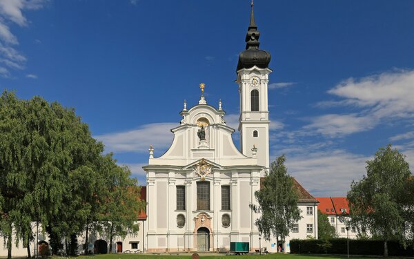 Die katholische Pfarrkirche Maria Himmelfahrt, "Marienmünster" in Dießen am Ammersee, Foto: Uwe Miethe
