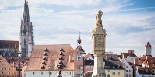 (c) erlebe.bayern - Dietmar Denger - Steinerne Brücke und Bruckmandl