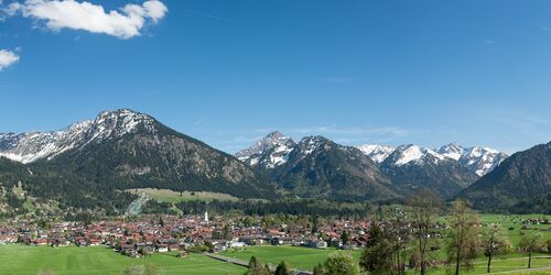 Oberstdorf and its sights: Mountains, a ski jump, a local museum and Allgäu delicacies