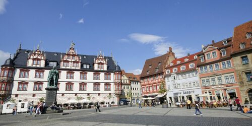 Szene des Marktplatz Coburg