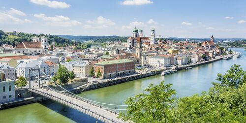 Luftaufnahme mit Blick auf Passau