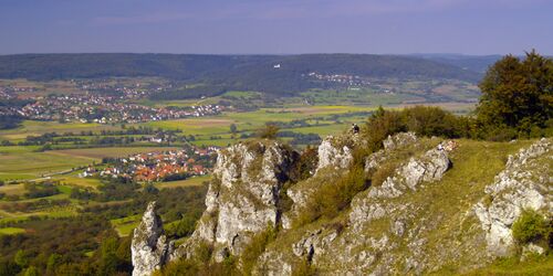 Fränkischer Gebirgsweg mit Blick auf das Tal