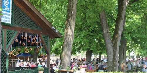 Where tradition meets modernity: the Augustiner Schützengarten beer garden in Munich