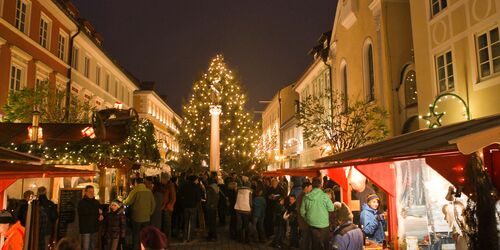 Experience the magic of Christmas in the streets of Murnau